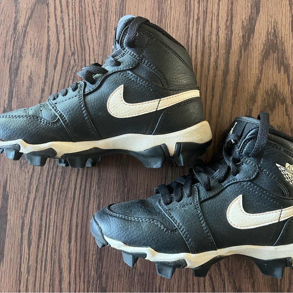 Nike Air Jordan Kids Football or Lacrosse cleat
